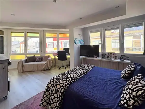 https://static.fotocasa.es/images/ads/8aa63296-ce0c-400b-86a1-ae203b517b83?rule=original