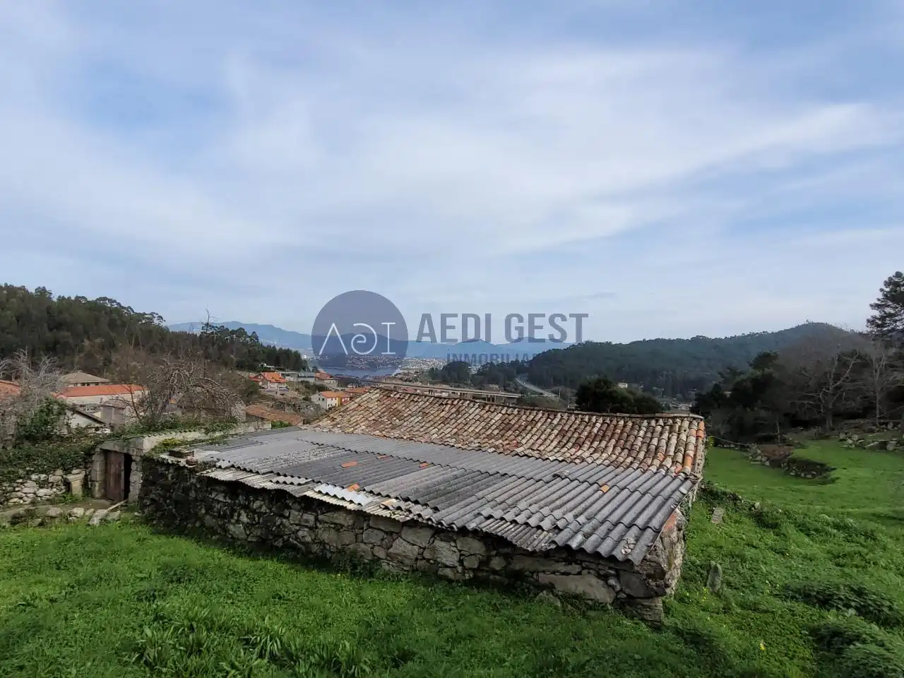 https://static.fotocasa.es/images/ads/680f001f-5724-4d8b-be85-e1ff8de6f3fb?rule=original