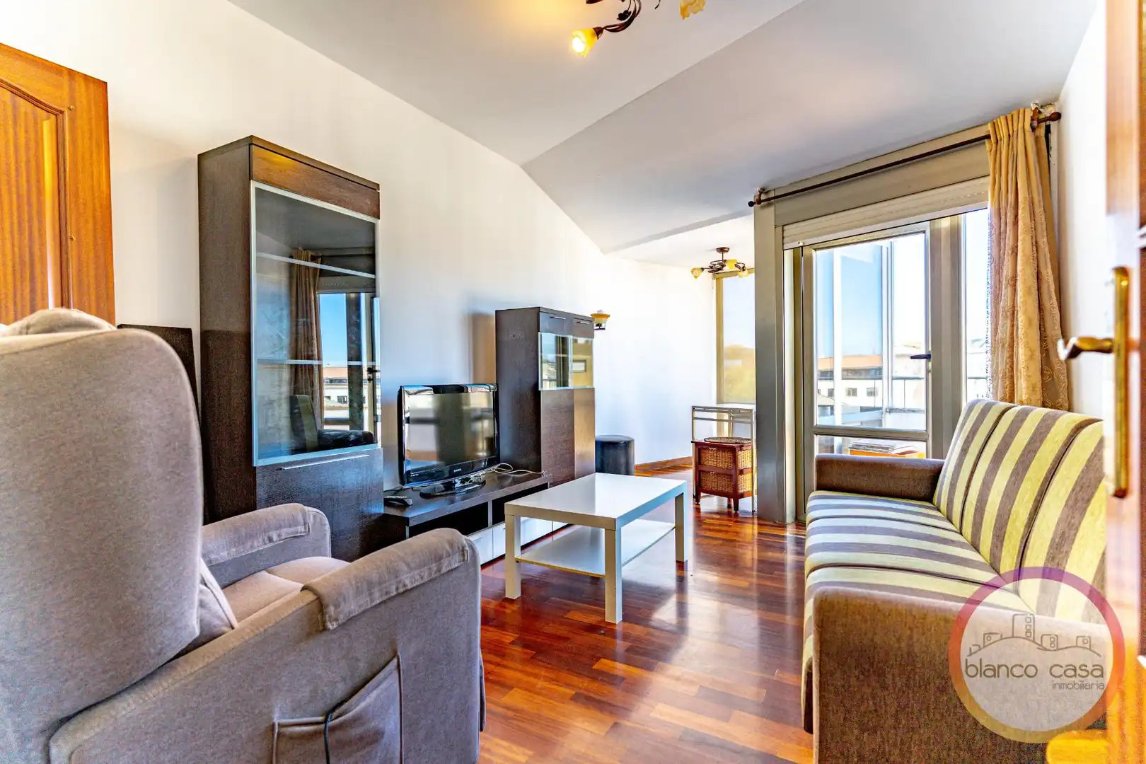 https://static.fotocasa.es/images/ads/2b16bada-735d-4e17-b3ad-b165973d6a39?rule=original