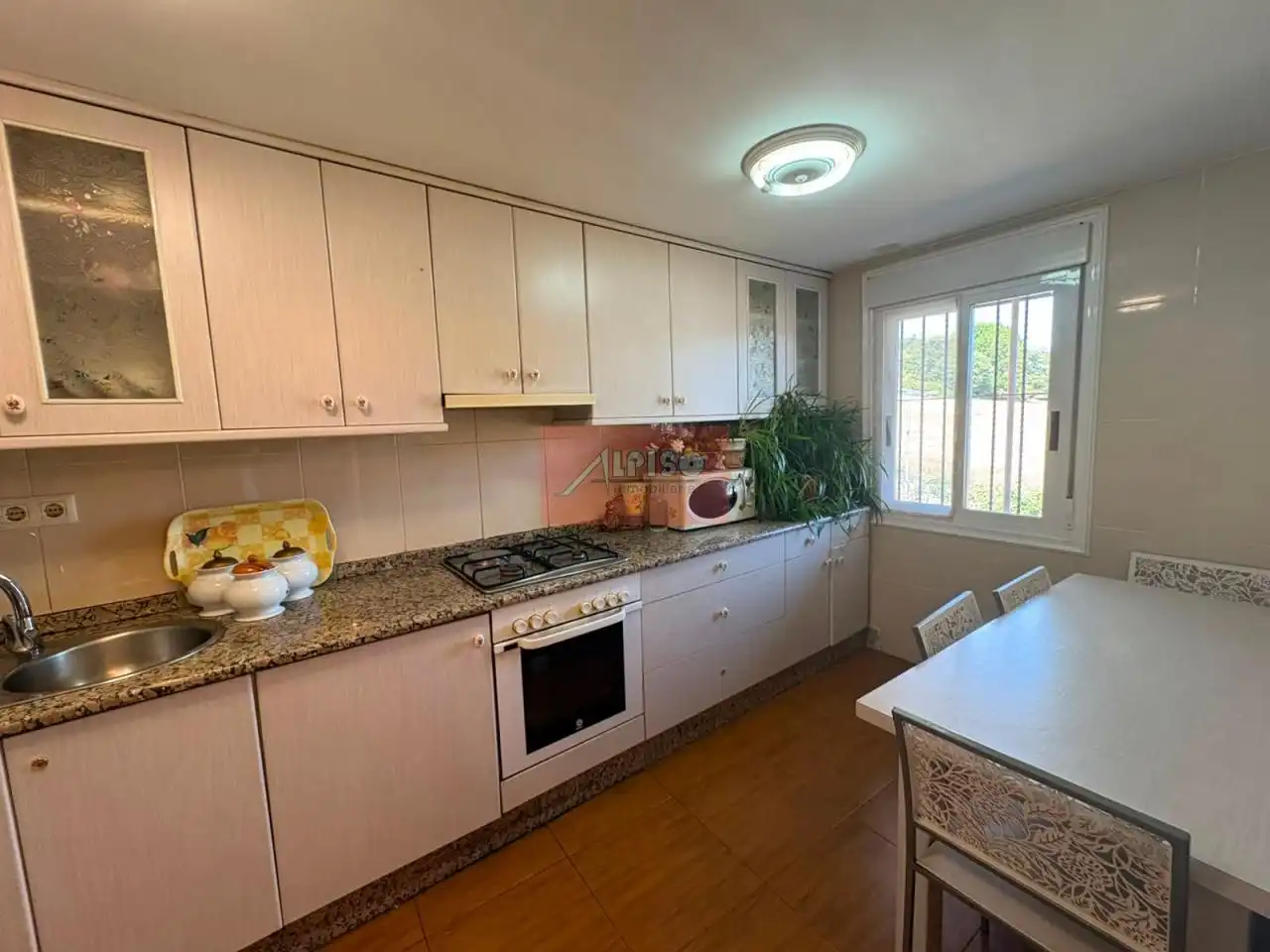 https://static.fotocasa.es/images/ads/23ee7810-b9d4-493f-8c6f-6828bcf4fec6?rule=original