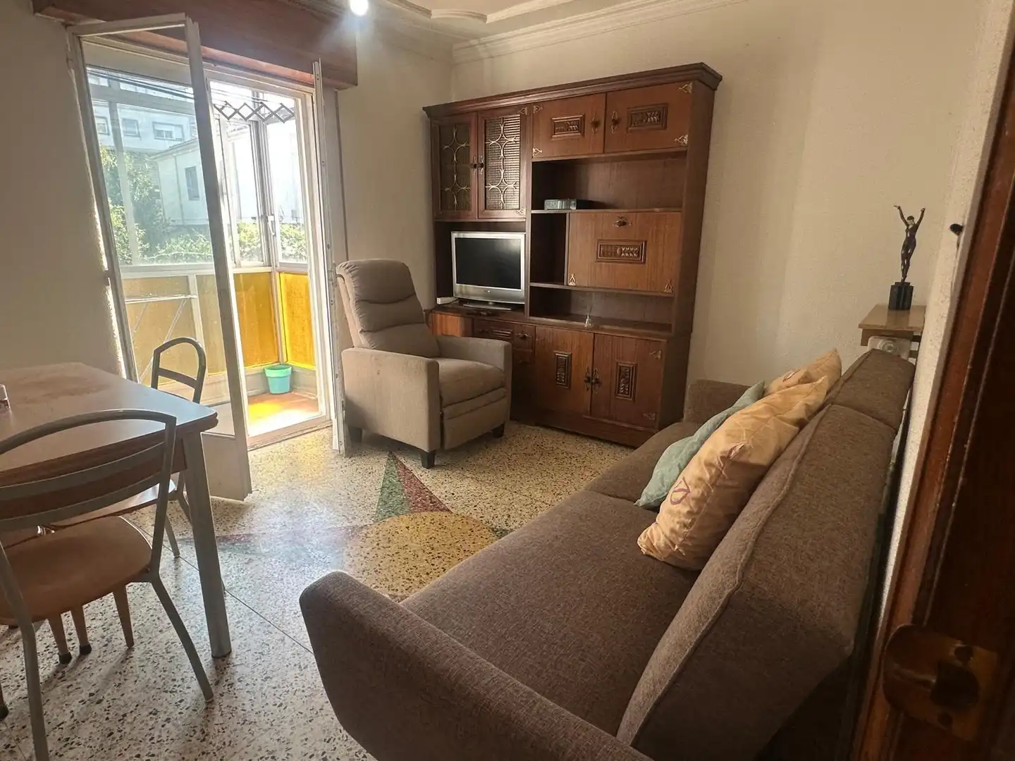 https://static.fotocasa.es/images/ads/4ce13e1d-9763-496b-830c-7c8ada7f1ff0?rule=original