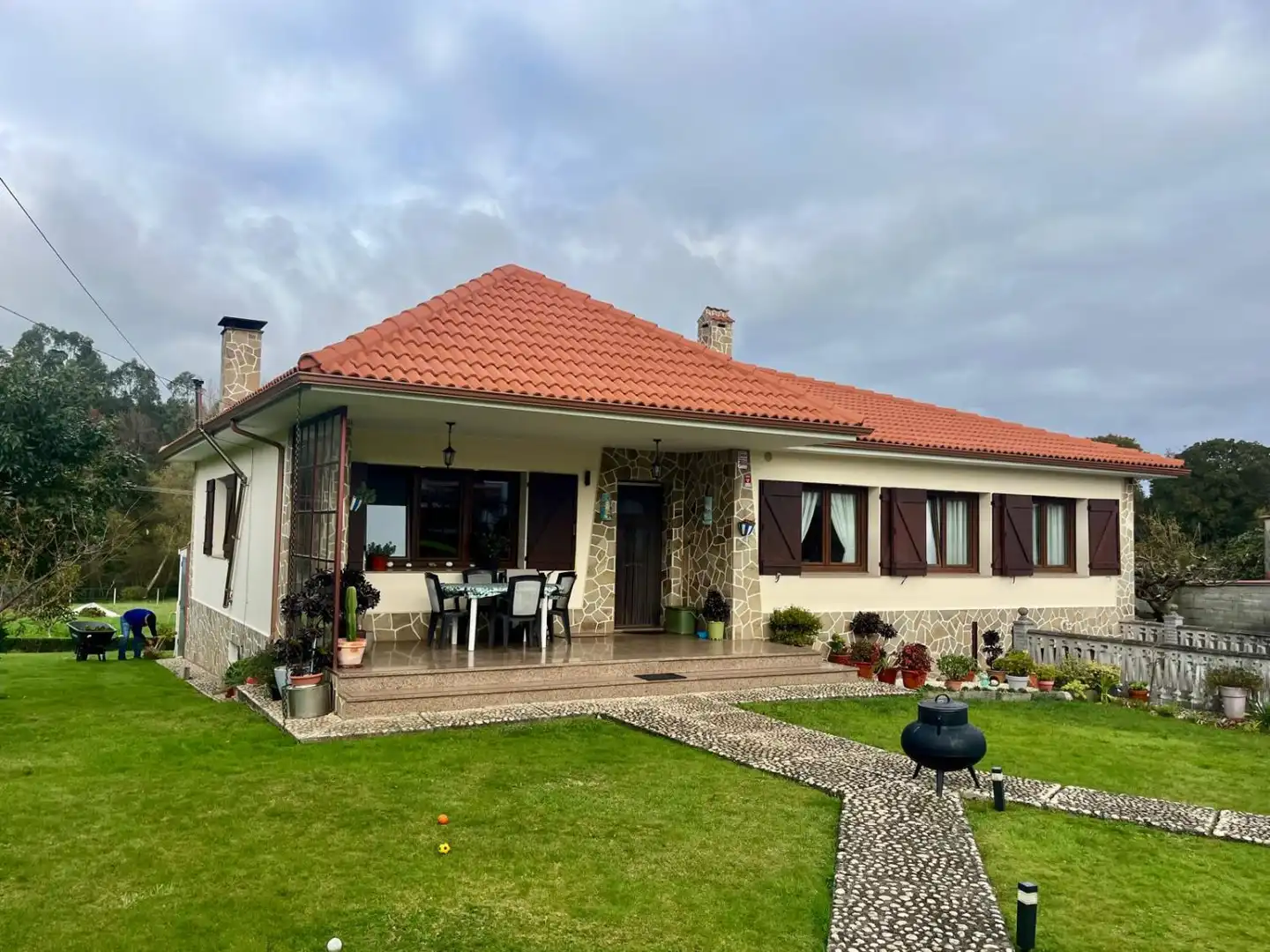 https://static.fotocasa.es/images/ads/c41e2d3f-6dc3-477a-b390-92676fb7d3b8?rule=original