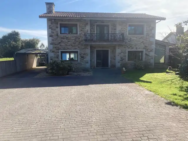 https://static.fotocasa.es/images/ads/560c6b96-64c3-4fda-9000-5bb79c01c127?rule=original