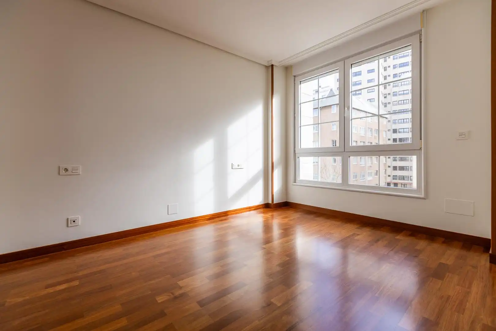 https://static.fotocasa.es/images/ads/5df804c6-699f-485c-b48d-4dfc67e2909e?rule=original