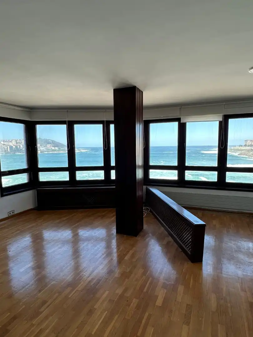 https://static.fotocasa.es/images/ads/89653b35-847a-48a1-ad44-20bf06934f70?rule=original