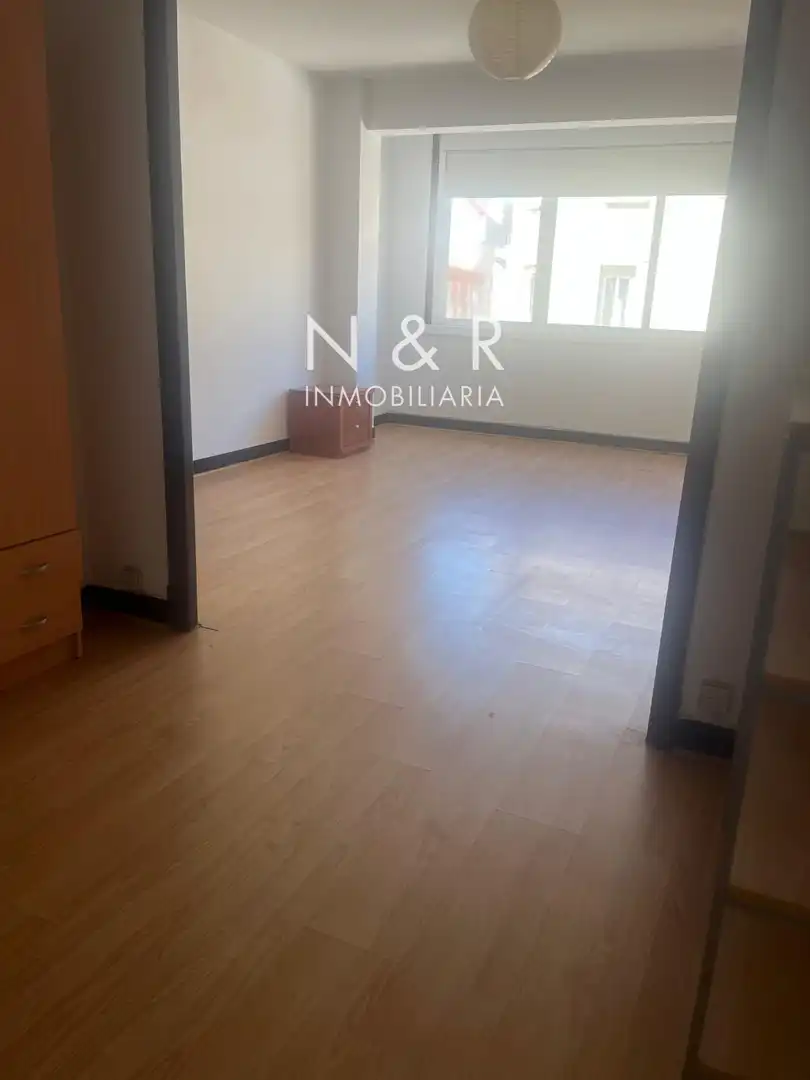 https://static.fotocasa.es/images/ads/ae2dc4a9-0ccd-4f64-8487-09e325600c07?rule=original