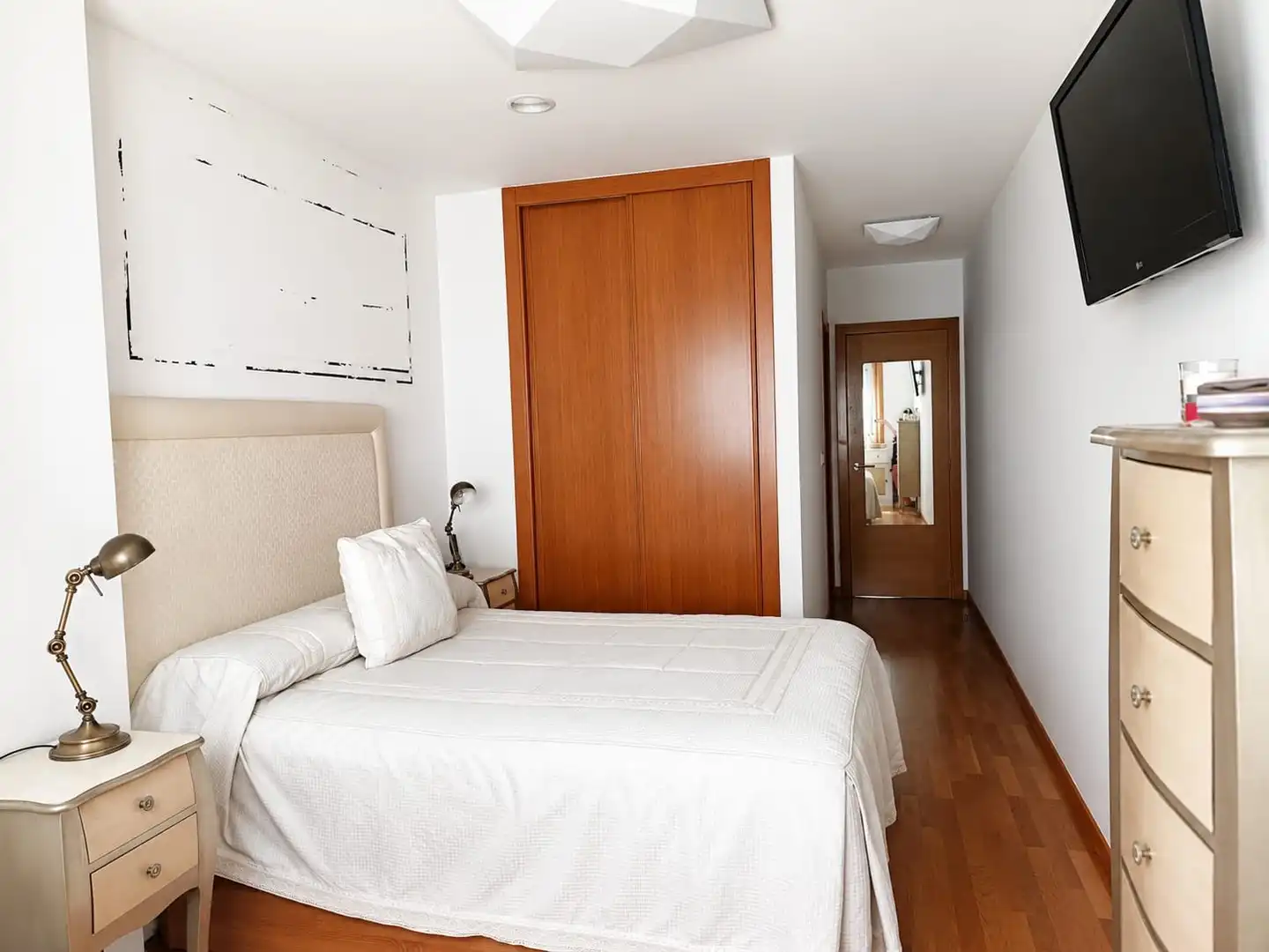 https://static.fotocasa.es/images/ads/aa5911d8-cae2-4a66-a803-70d4e89a2f70?rule=original