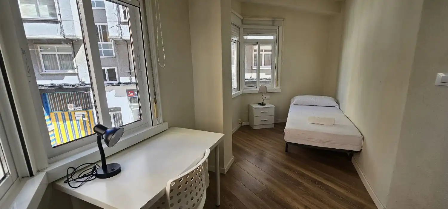 https://static.fotocasa.es/images/ads/d286afc5-57f9-4eec-985c-1de712f59f2a?rule=original