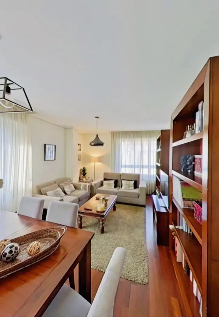 https://static.fotocasa.es/images/ads/fd6238d1-3faf-4b9a-a7b8-abcca3fc5ab8?rule=original