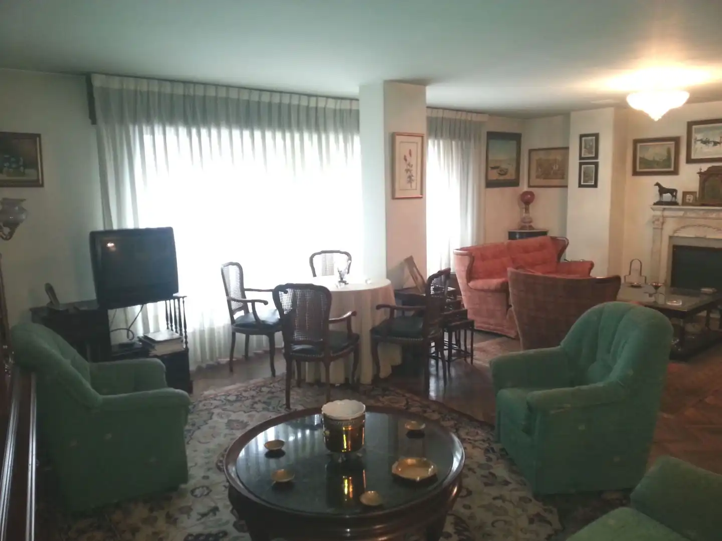 https://static.fotocasa.es/images/ads/0a7b4e9c-e526-4b85-83a6-c3b373dbc736?rule=original