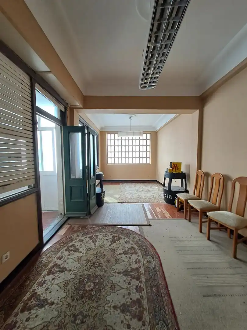 https://static.fotocasa.es/images/ads/842ab830-6f42-472a-a58f-dfc823e18d73?rule=original