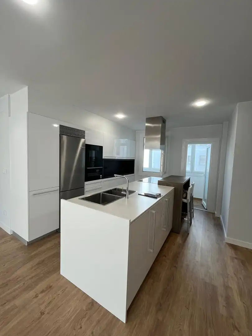 https://static.fotocasa.es/images/ads/815eb452-f31f-49d2-9c1b-d87f1bf82d25?rule=original