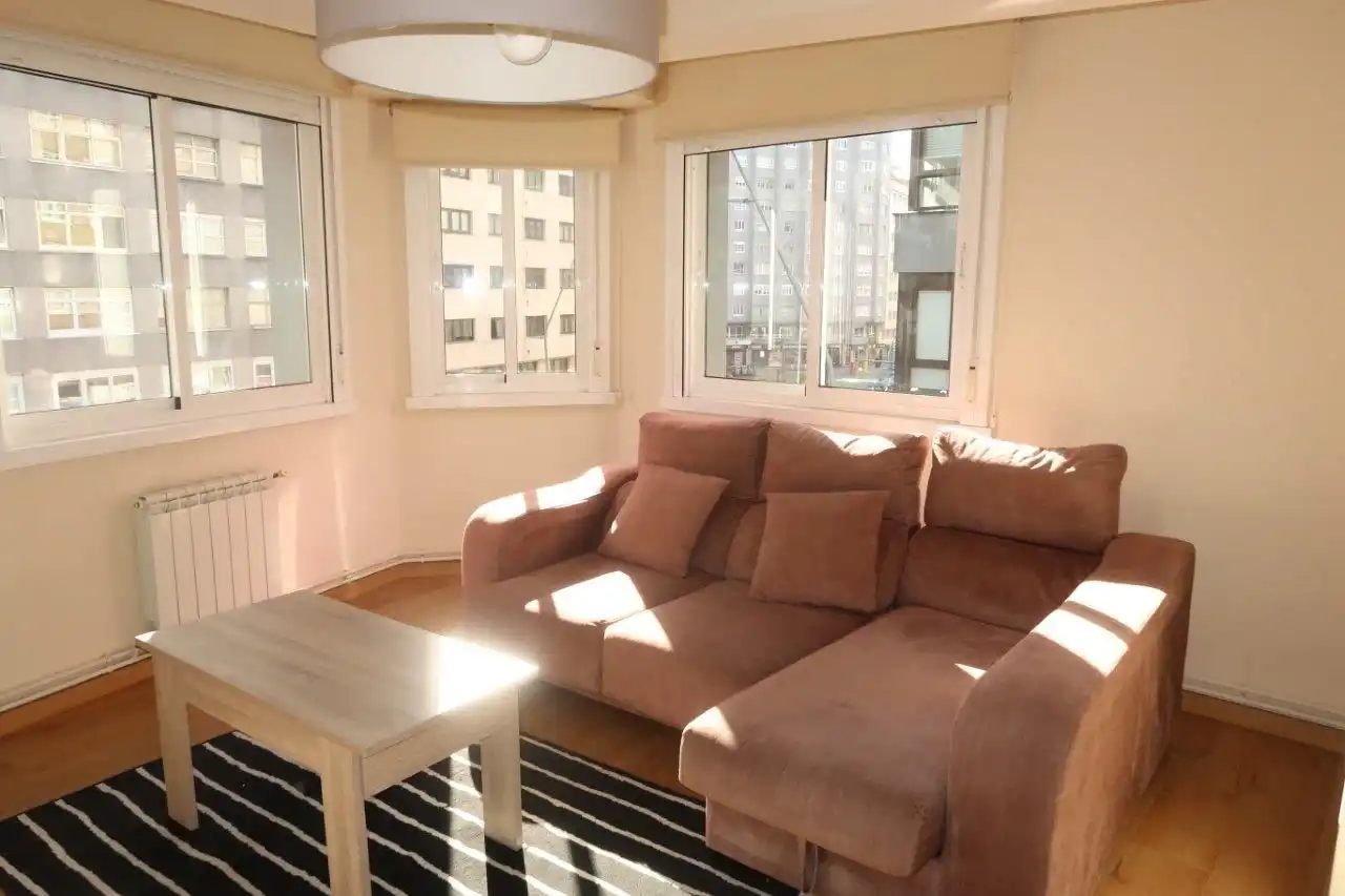 https://static.fotocasa.es/images/ads/a8bc8a97-d404-49b2-ac73-4da8ceb7e2ea?rule=original