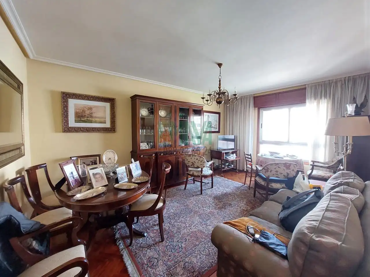 https://static.fotocasa.es/images/ads/c437fe6f-e560-4a83-bc04-9ef8f8aaeb58?rule=original