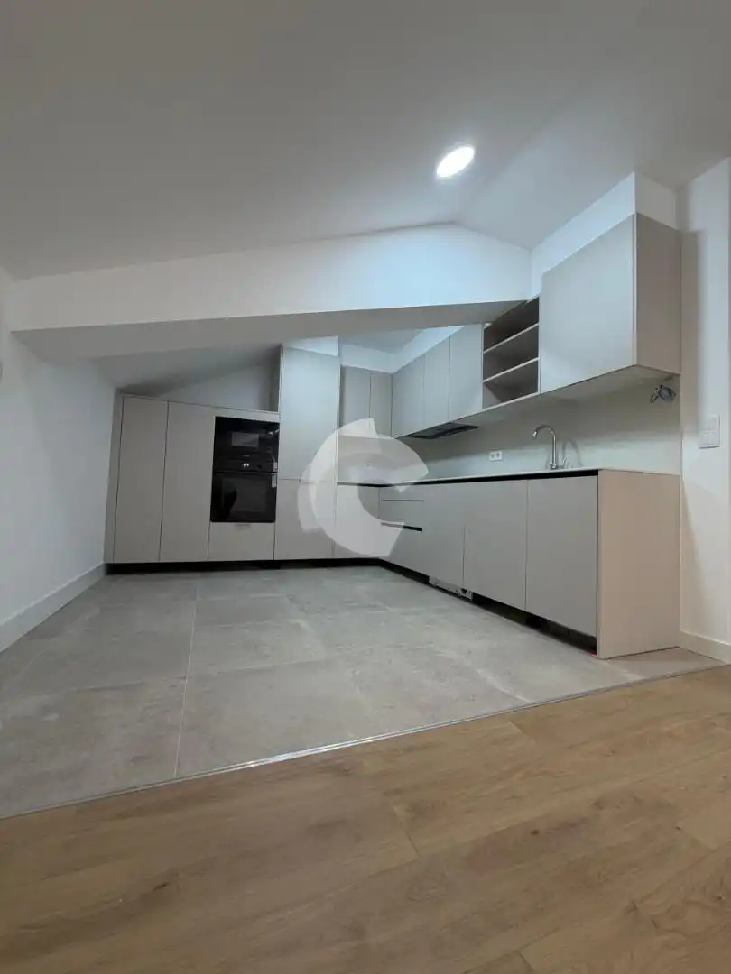 https://static.fotocasa.es/images/ads/81cdfec5-9c20-489a-bb79-e038f64d9285?rule=original
