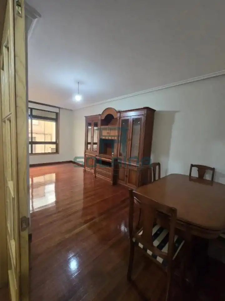https://static.fotocasa.es/images/ads/f8c78b91-8d0f-4b36-9119-1b8056172763?rule=original