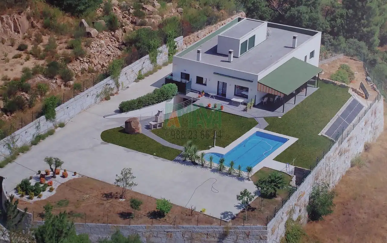 https://static.fotocasa.es/images/ads/aca1ae12-4507-4531-b317-5d5874a99e29?rule=original
