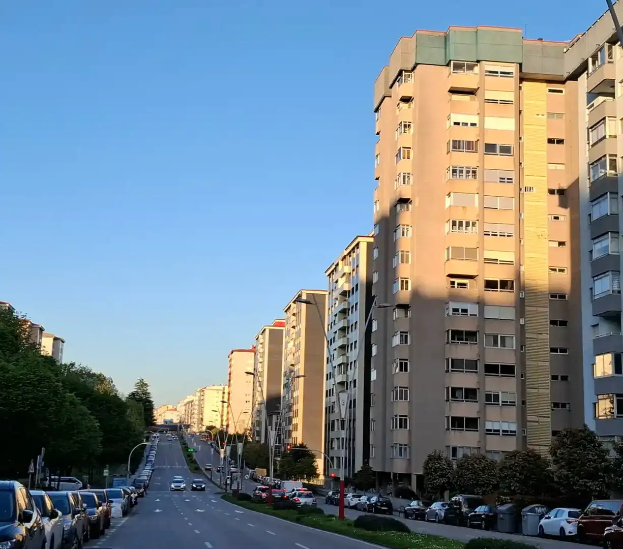 https://static.fotocasa.es/images/ads/dc81bcb0-130c-4754-b1cc-c126b011a830?rule=original