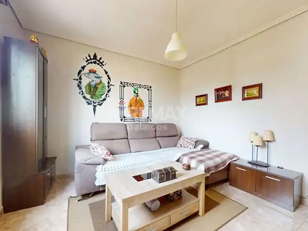 https://static.fotocasa.es/images/ads/d85f7891-8b16-4b68-94f1-b5a250373e23?rule=original