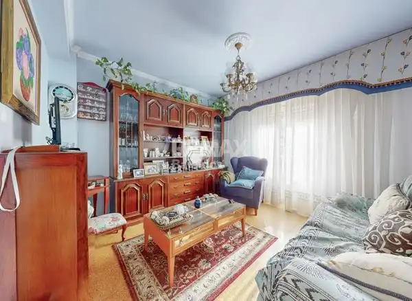 https://static.fotocasa.es/images/ads/013e7558-86de-435c-83f9-8d2377218ee1?rule=original