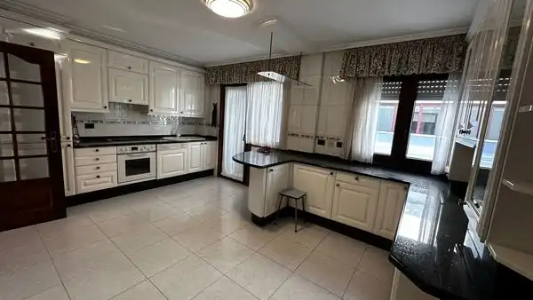 https://static.fotocasa.es/images/ads/e7c8cde0-a7fc-49f6-93c7-72e2115dee89?rule=original