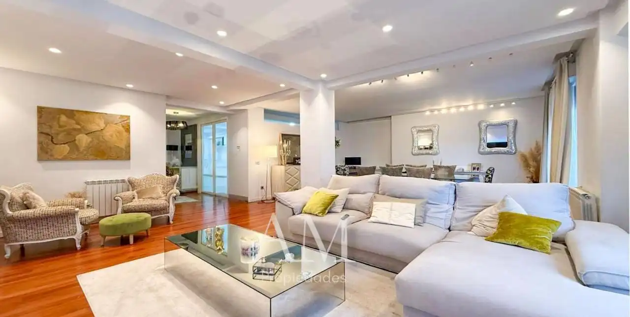https://static.fotocasa.es/images/ads/16fc246b-6ac0-431f-add0-cca4ffd01a16?rule=original