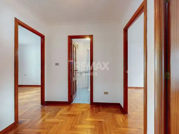 https://static.fotocasa.es/images/ads/c9b6a151-8ed2-4cd5-bdb5-693384e98ebe?rule=original