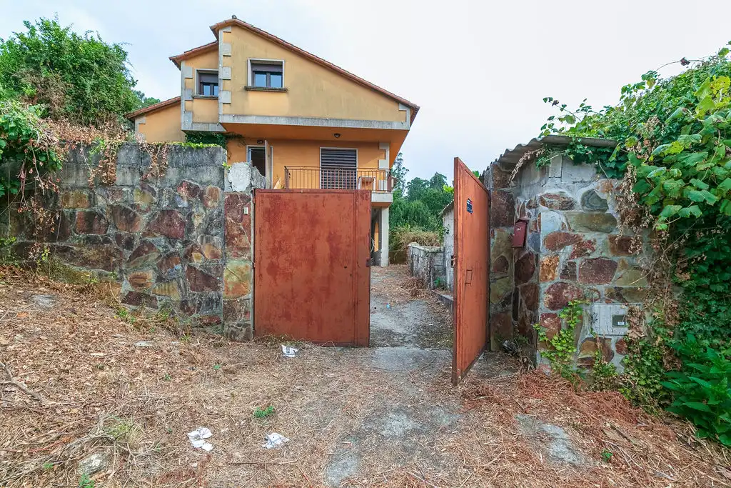 https://static.fotocasa.es/images/ads/a652d2e7-3a62-45f3-b7f0-46c1306482cb?rule=original