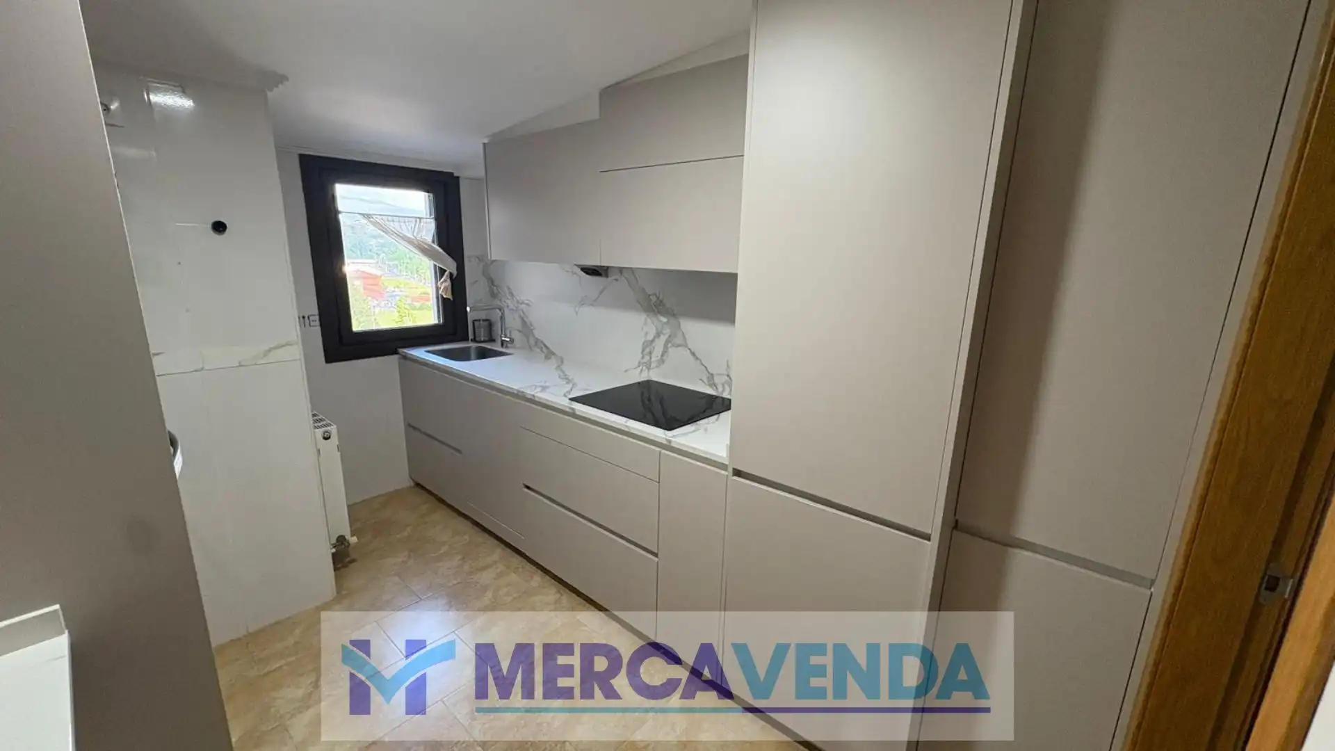 https://static.fotocasa.es/images/ads/382076fd-a87e-4842-8d33-18ef079ce188?rule=original