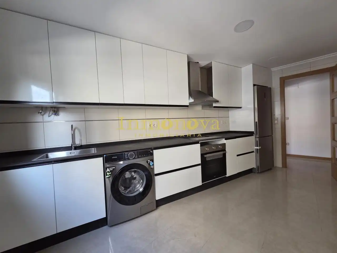 https://static.fotocasa.es/images/ads/9d9d0831-3e32-4a35-b09c-f072c07fc1f8?rule=original