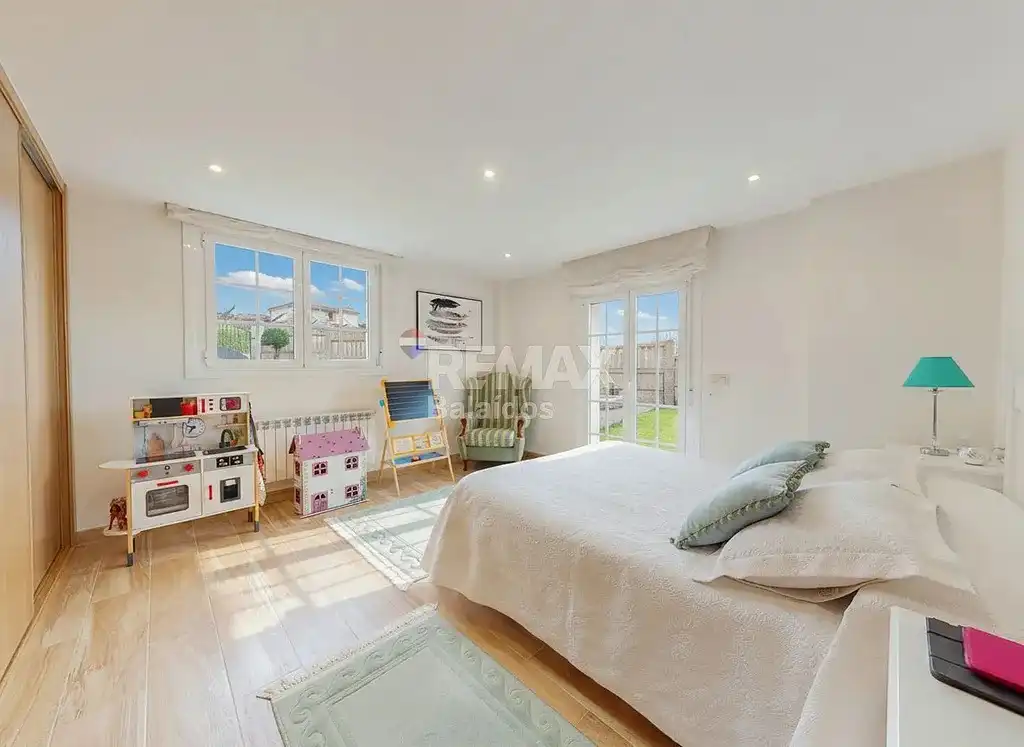 https://static.fotocasa.es/images/ads/1a43a1c2-c381-4c27-941c-64f96a80c35e?rule=original