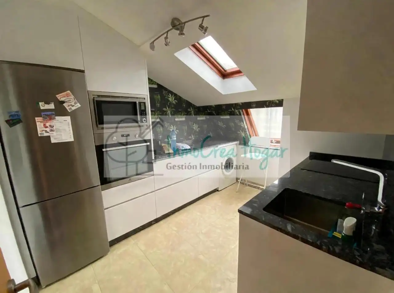 https://static.fotocasa.es/images/ads/450bcef0-7be8-4f42-b1a8-8d23f4ee4131?rule=original