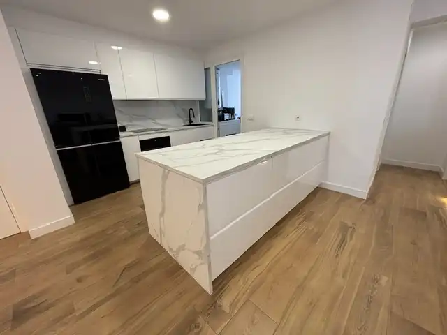 https://static.fotocasa.es/images/ads/dac94d6f-c76f-48f7-a1c9-6f837e3325ee?rule=original