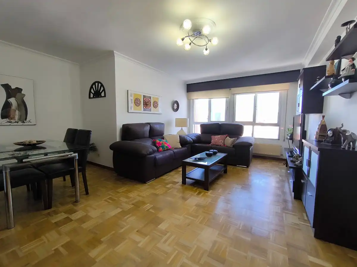 https://static.fotocasa.es/images/ads/5f1470c0-d979-4fc1-90f8-1b3fd40fd2da?rule=original