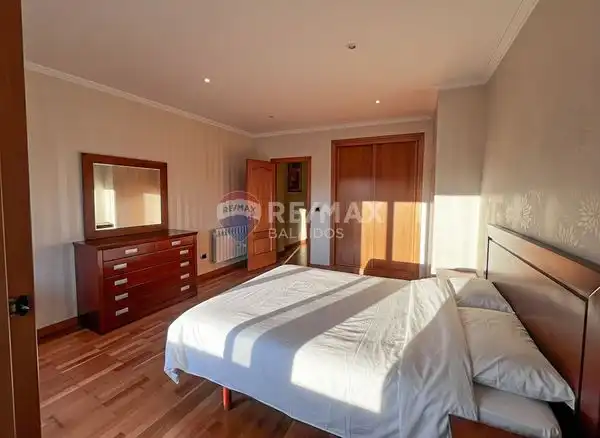 https://static.fotocasa.es/images/ads/6ea03ea2-a9d4-44c3-b643-b4d8a228d879?rule=original