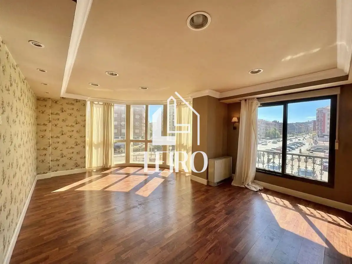 https://static.fotocasa.es/images/ads/55f7253a-e861-4170-b6aa-b1ab759aba29?rule=original