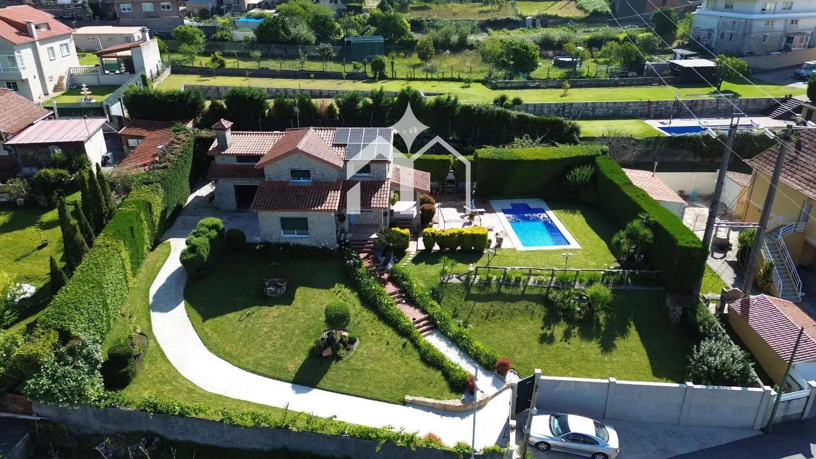 https://static.fotocasa.es/images/ads/efcea3b5-dc28-4fad-8bda-d820a0a4bdb9?rule=original