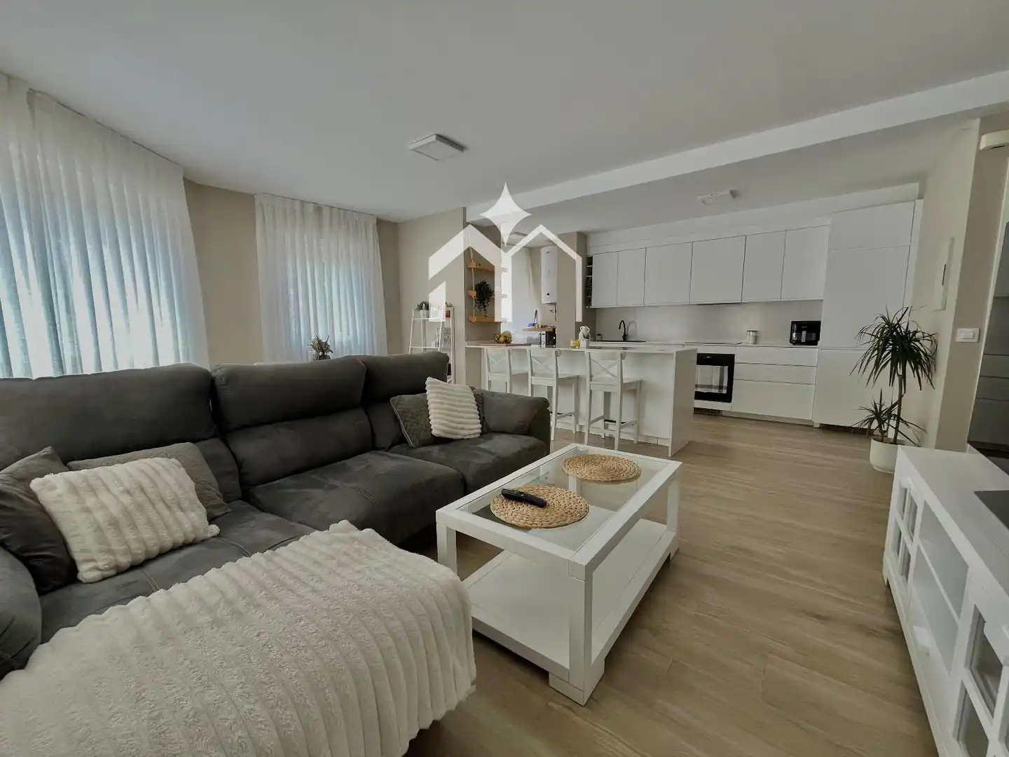https://static.fotocasa.es/images/ads/681b7b0b-dcf7-469b-b004-0c86294e40c0?rule=original