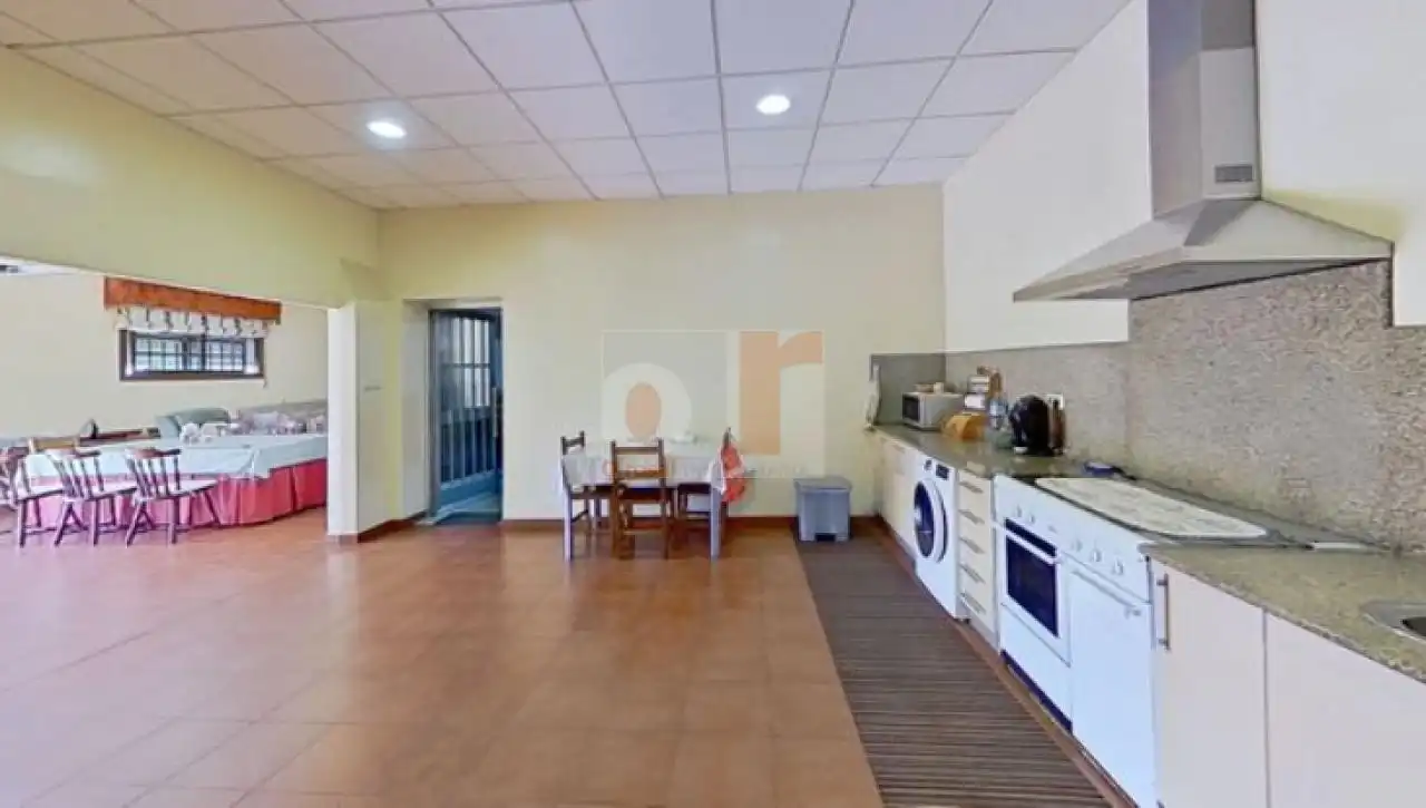 https://static.fotocasa.es/images/ads/c2b92df3-2db3-4560-9c6c-54dfdde455c2?rule=original