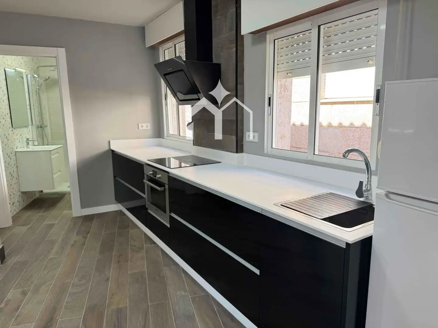 https://static.fotocasa.es/images/ads/28d801de-8af6-4774-8a0f-d8e8b8da222c?rule=original