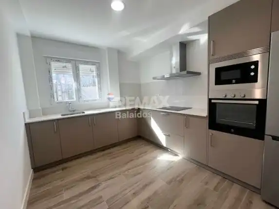 https://static.fotocasa.es/images/ads/112235dd-4620-4b40-aced-603ea820548f?rule=original