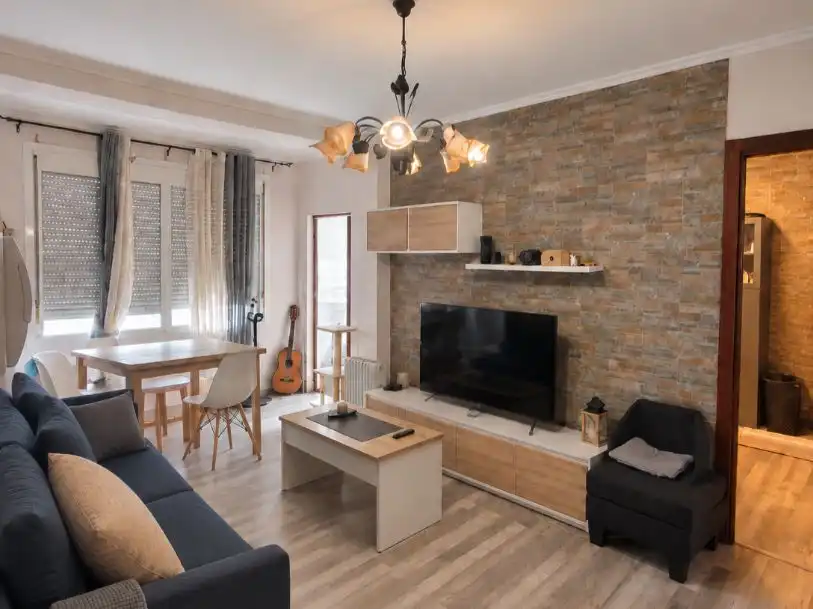 https://static.fotocasa.es/images/ads/c17c135e-b8d3-4ff4-8c39-1287963021e1?rule=original