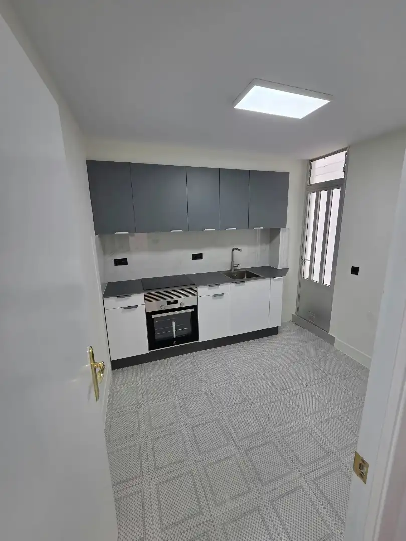 https://static.fotocasa.es/images/ads/5becfedf-e054-4052-9faa-794e252d9a2d?rule=original