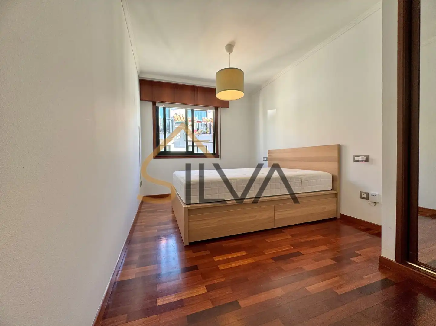 https://static.fotocasa.es/images/ads/d099d23f-7861-4514-a571-7f4ee90a180e?rule=original