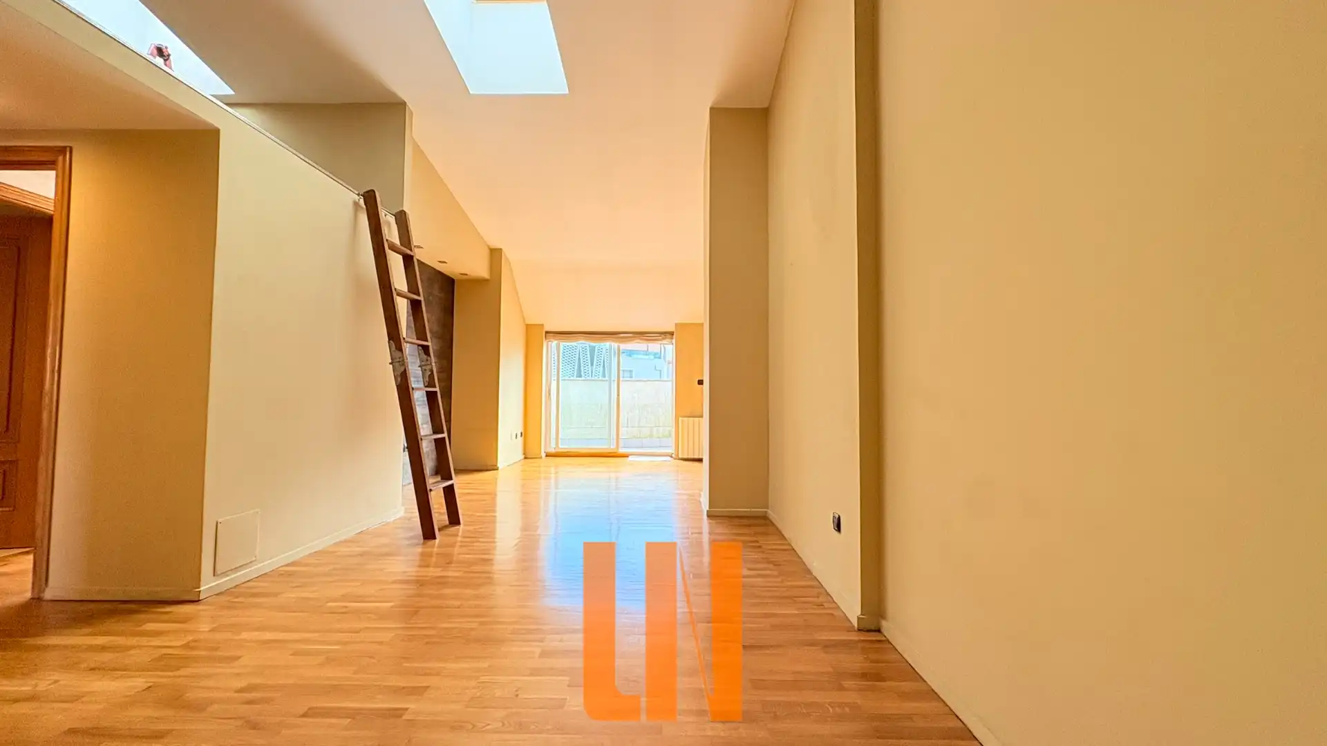 https://static.fotocasa.es/images/ads/acce20e2-7182-4710-a73d-790d6c321777?rule=original