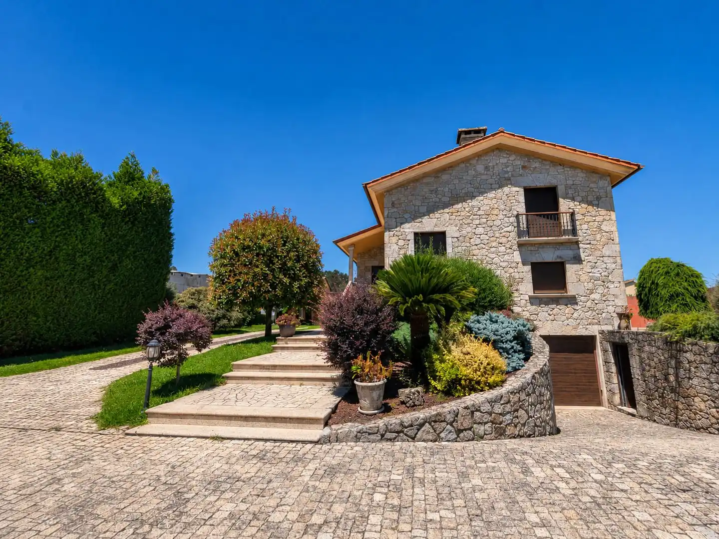 https://static.fotocasa.es/images/ads/aa063b27-c104-4301-88e4-aa8a6c45f1d9?rule=original