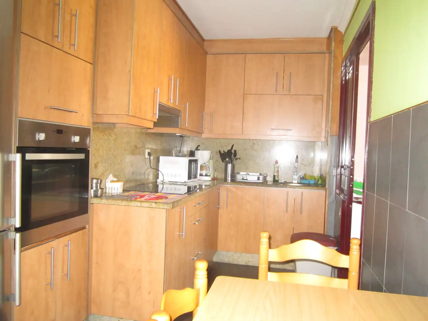 https://static.fotocasa.es/images/ads/28fe2e87-7407-4d4c-b1d1-7d6702cd5774?rule=original