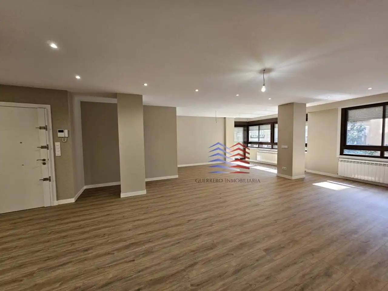 https://static.fotocasa.es/images/ads/71905cb5-e44f-44f2-a3e9-1f835125d0d5?rule=original