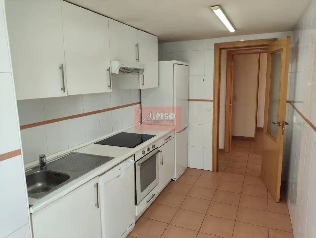 https://static.fotocasa.es/images/ads/3de03bf2-57c9-4317-b414-7bb5a95a8788?rule=original