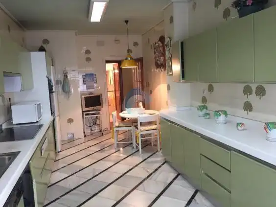https://static.fotocasa.es/images/ads/30cdee7d-d137-43a7-b980-4314a3fd2210?rule=original